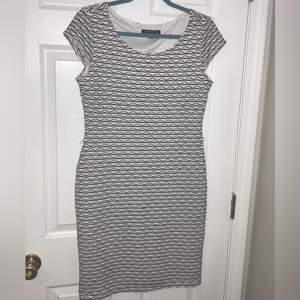 This simple elegant piece is great for brunch, even a casual business meeting!😄